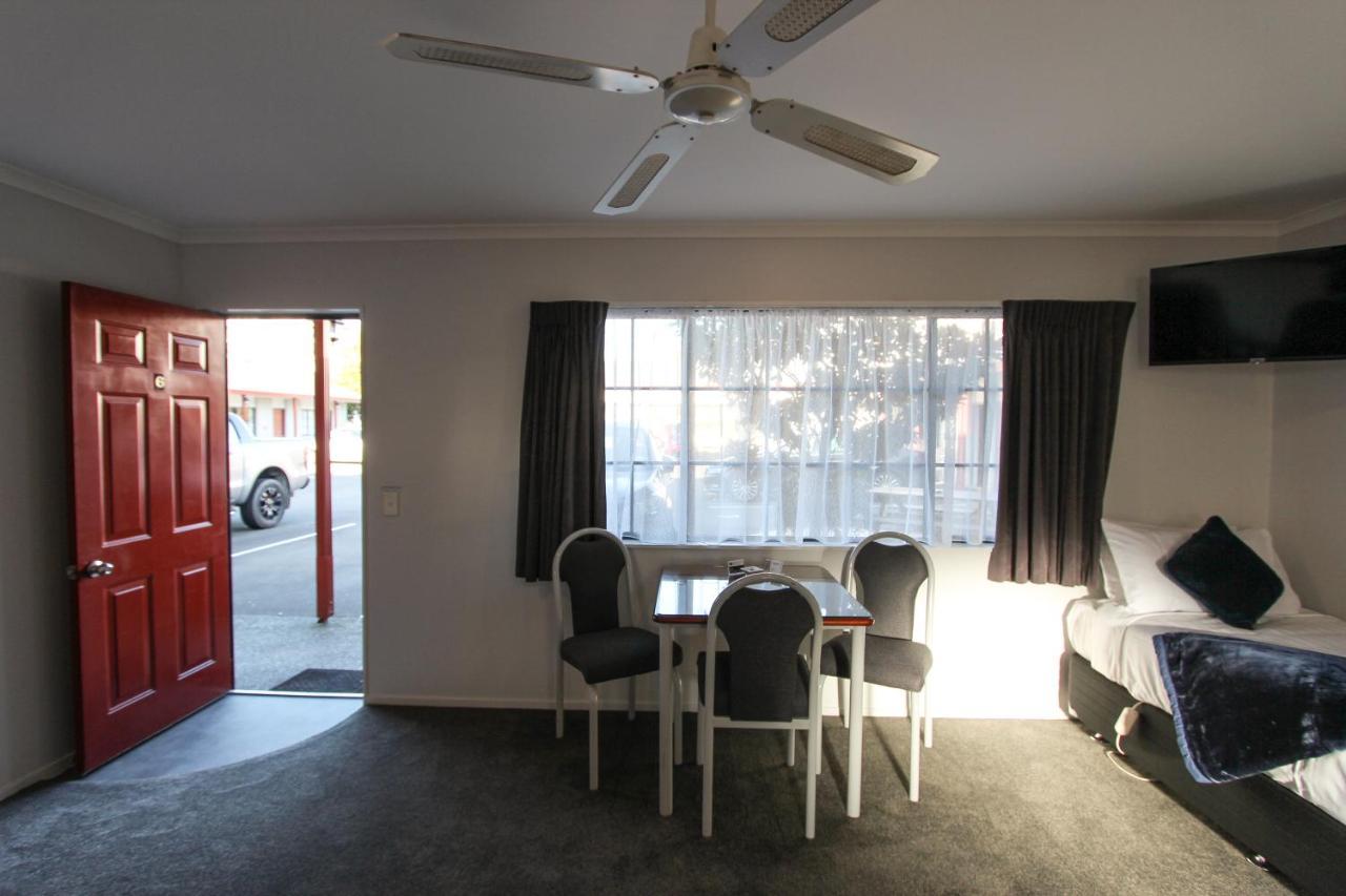 Bk'S Magnolia Motor Lodge Whanganui Exterior photo