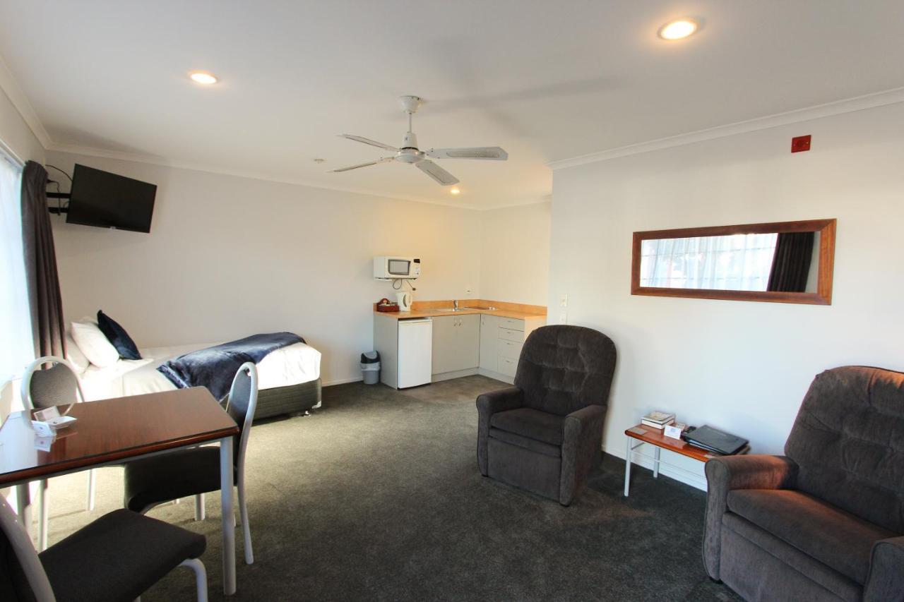 Bk'S Magnolia Motor Lodge Whanganui Exterior photo