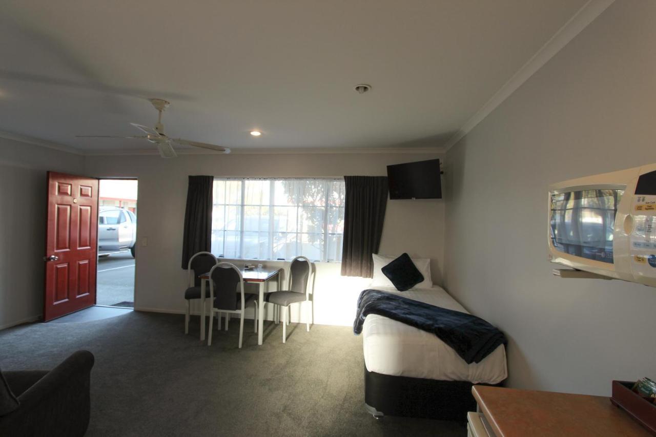 Bk'S Magnolia Motor Lodge Whanganui Exterior photo