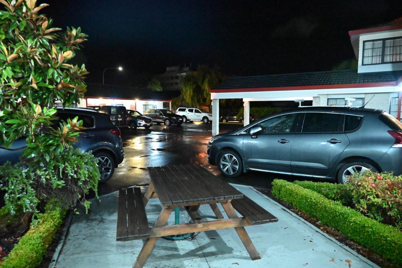 Bk'S Magnolia Motor Lodge Whanganui Exterior photo