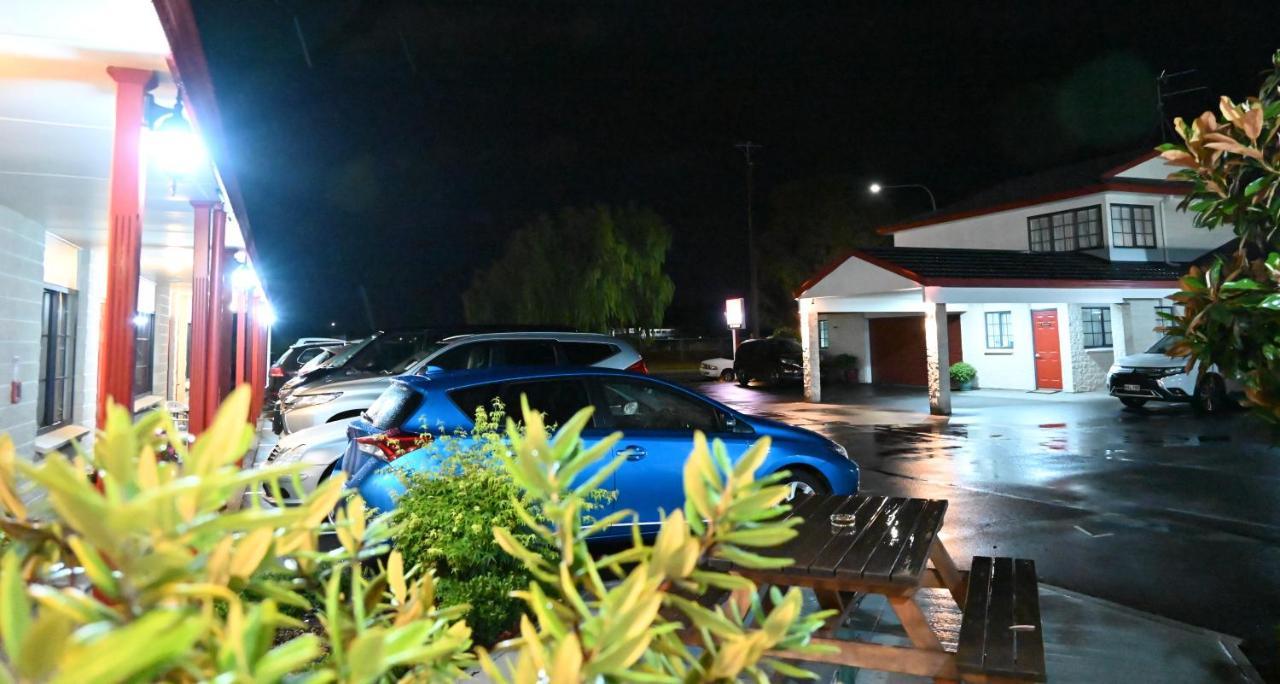 Bk'S Magnolia Motor Lodge Whanganui Exterior photo