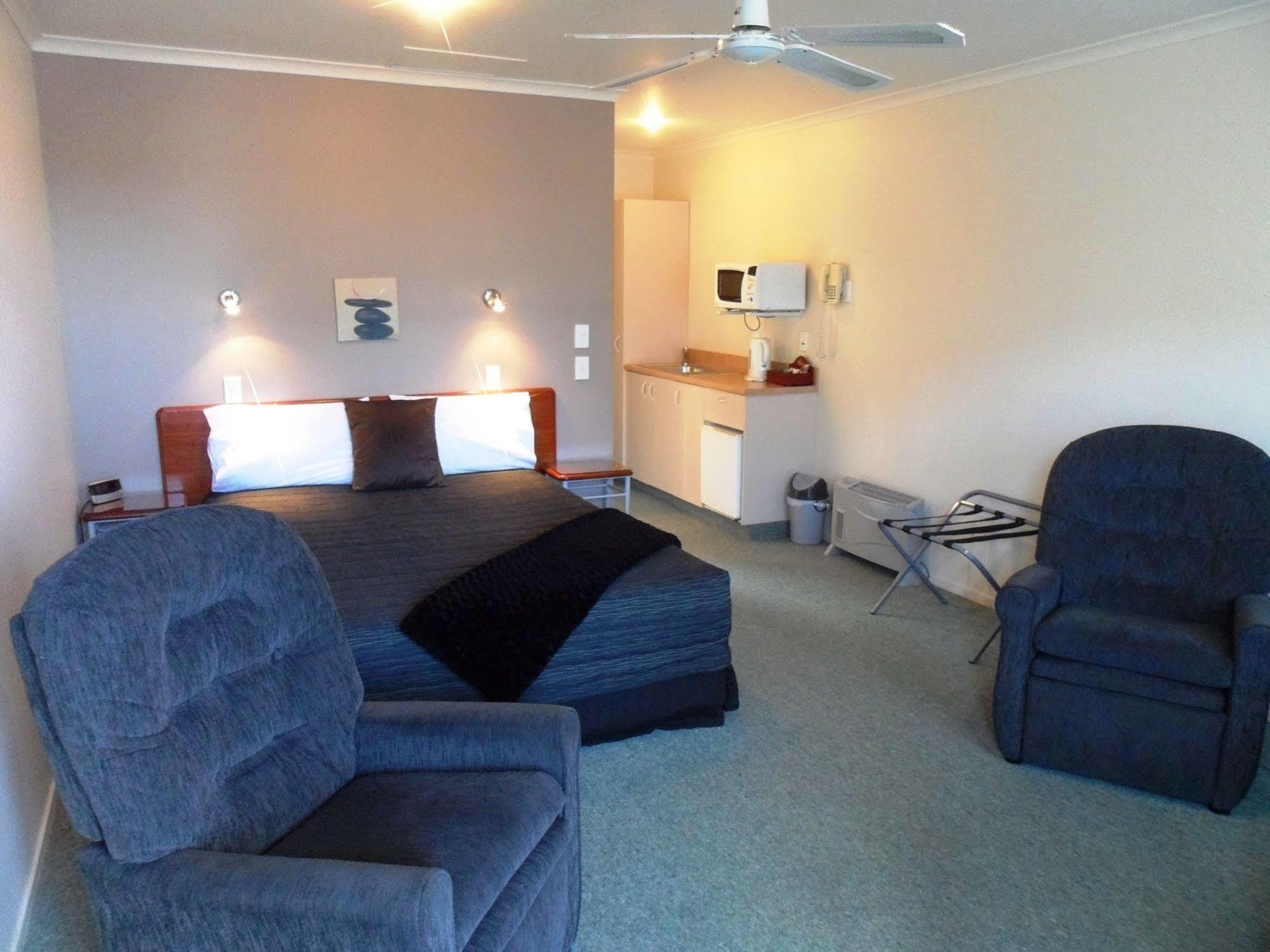 Bk'S Magnolia Motor Lodge Whanganui Exterior photo